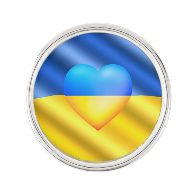 Support Ukraine Lapel Pin Ukrainian Flag Heart (Front)