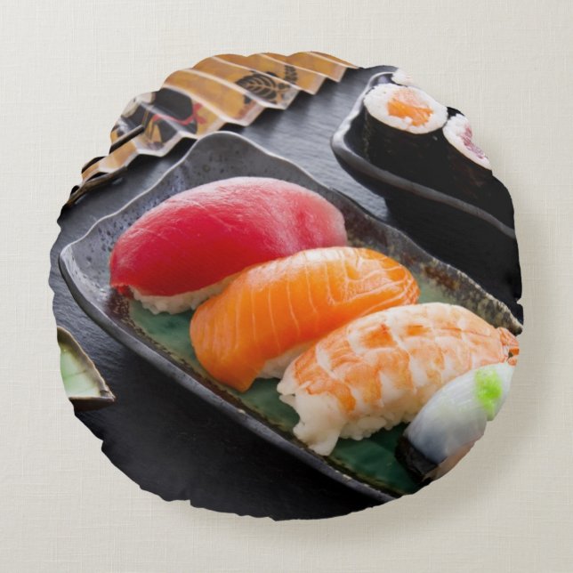 Sushi and rolls round pillow (Front)