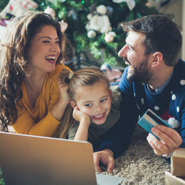 How to Shop for Christmas Gifts on a Budget in 2022