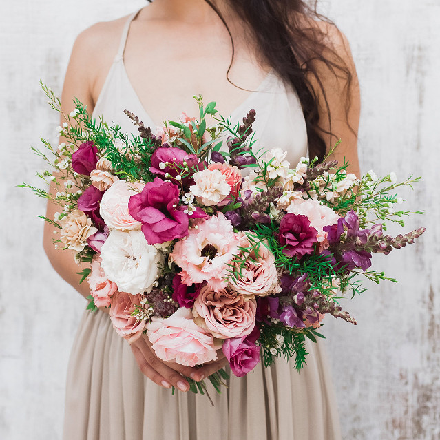 What Flowers are in Season for Your Wedding?