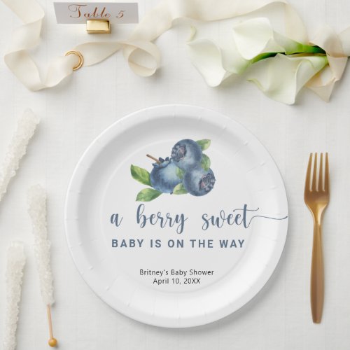 Sweet blueberries paper plates