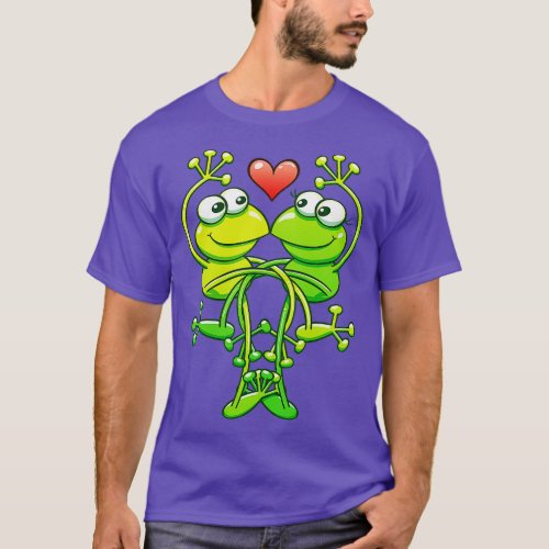 Sweet couple of green frogs intertwining their arm T_Shirt