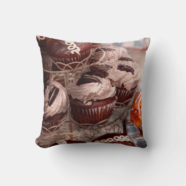 Sweet - Cupcake - Cupcake mountain Throw Pillow (Front)