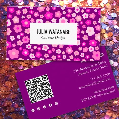 Sweet Daisies Floral QR Code Social Media Chic Business Card