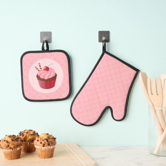 Sweet Delicious Cherry Cupcake Oven Mitt & Pot Holder Set (Insitu(Hanging))
