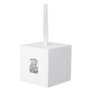 Sweet Mummy Halloween Vintage Vector Design_1 Cube Ornament