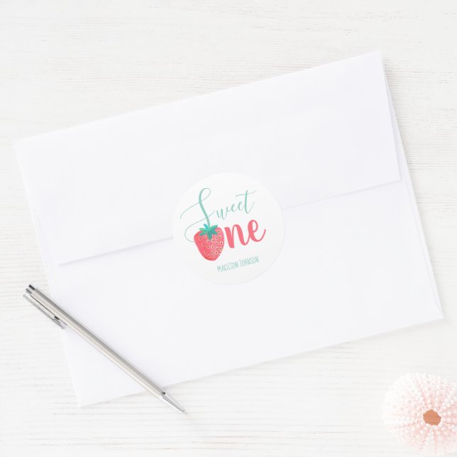 Sweet one strawberry kids baby T-Shirt Classic Round Sticker (Envelope)