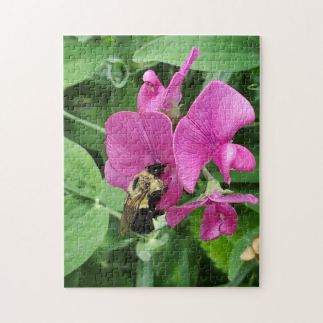 Sweet pea and bee puzzle (Vertical)