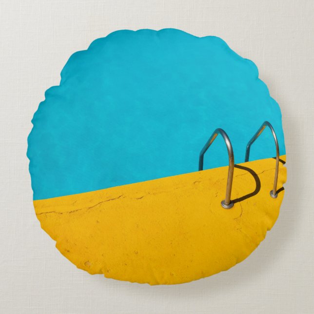 Swimming pool with stainless steel ladder round pillow (Front)