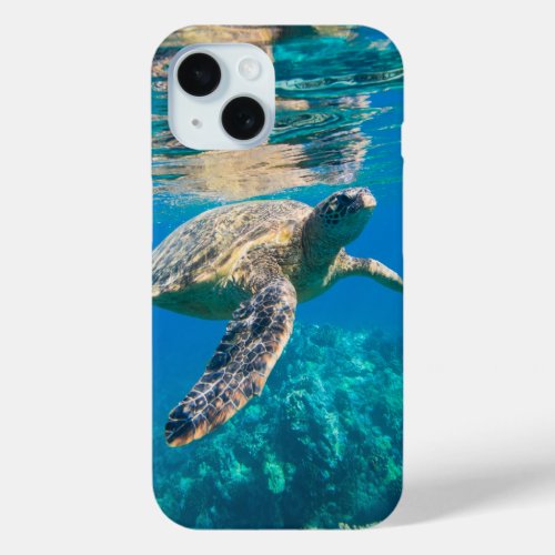 Swimming Sea Turtle iPhone 15 Case