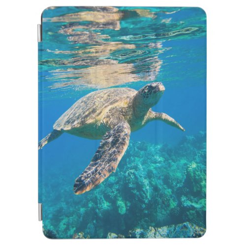 Swimming Sea Turtle iPad Air Cover