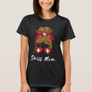 Swiss Mom Switzerland Flag Mama Proud Schweiz Moth T-Shirt