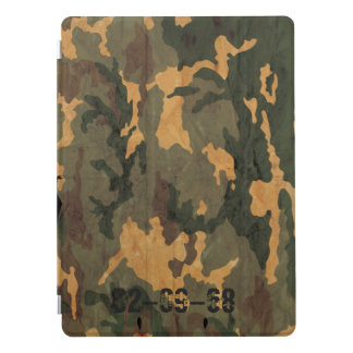 Symmetrical Grunged Green Tan Olive Camouflage iPad Pro Cover
