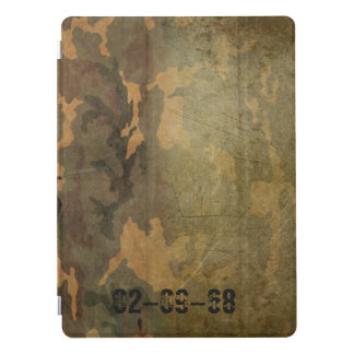 Symmetrical Grunged Green Tan Olive Camouflage iPad Pro Cover