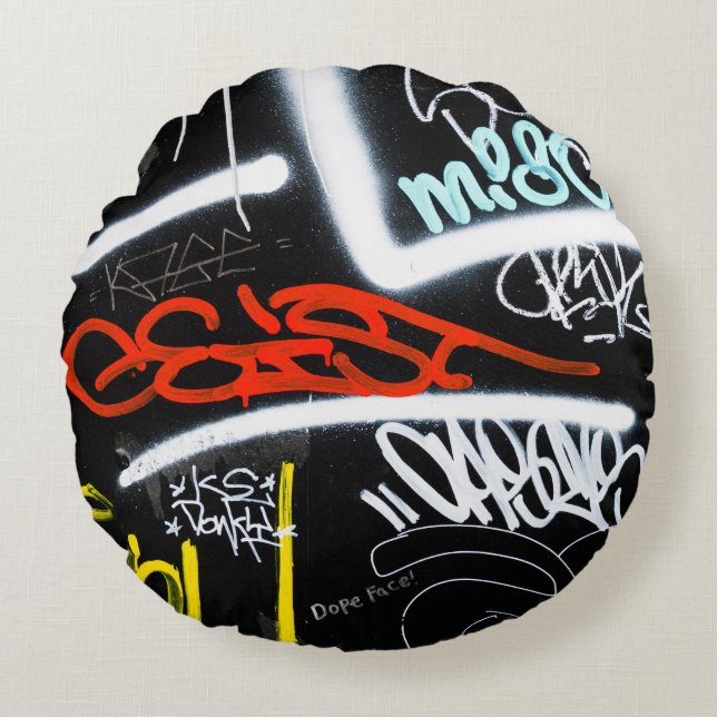 tagged round pillow (Front)