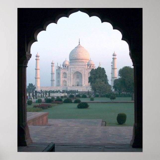Taj Mahal at daybreak Poster (Front)