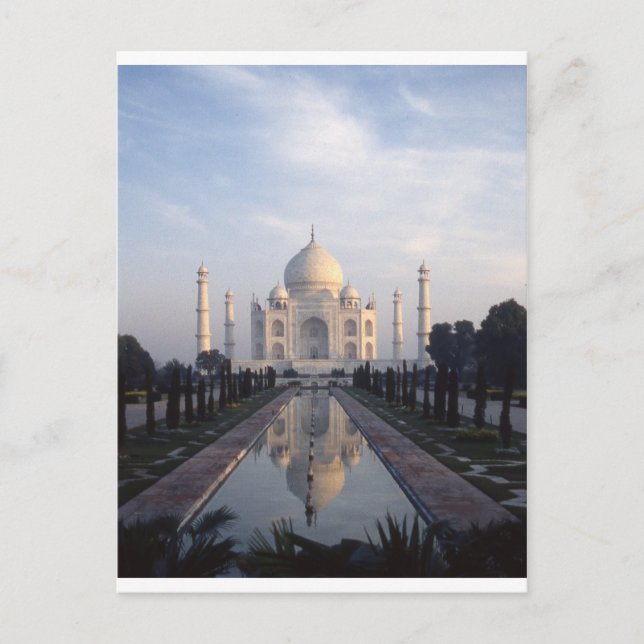 Taj Mahal Reflection in Agra, Uttar Pradesh, India Postcard (Front)