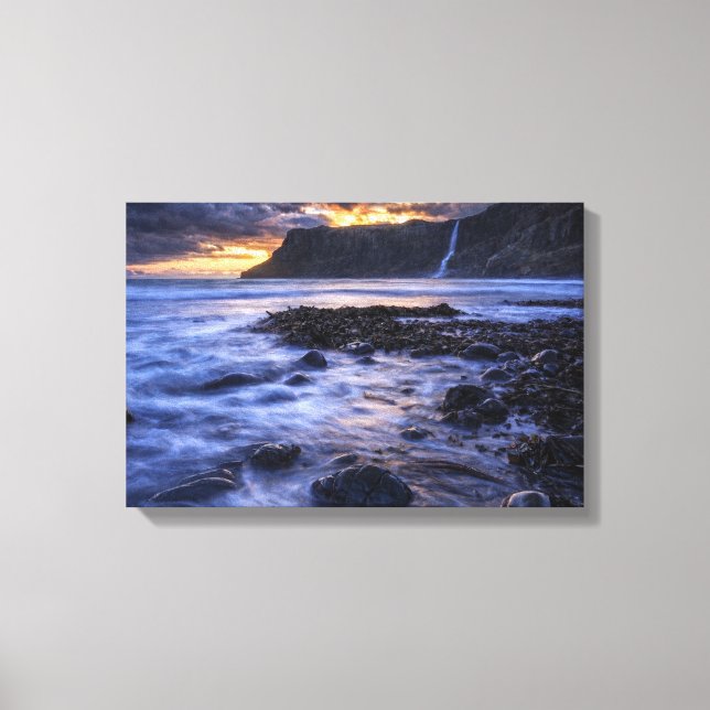Talisker Bay Isle of Skye  Canvas Print (Front)