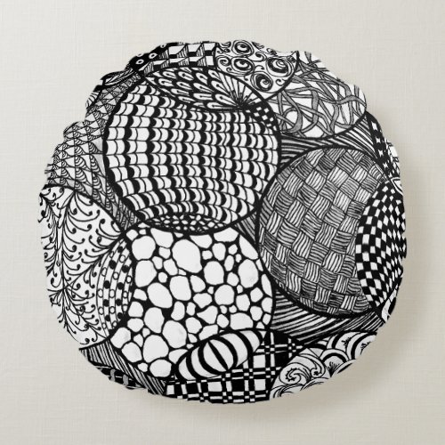 Tangled Design Balls in Black n White both sides Round Pillow