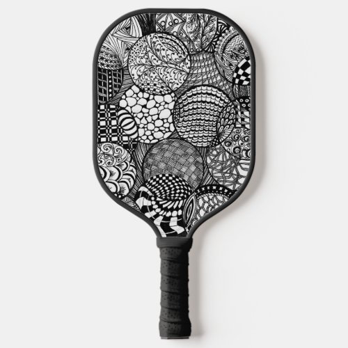 Tangled design black n white pickleball paddle