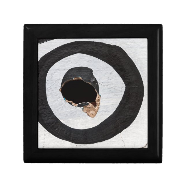 target tears up gift box (Front)