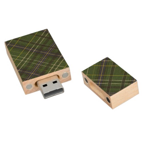 Tartan in green wood flash drive