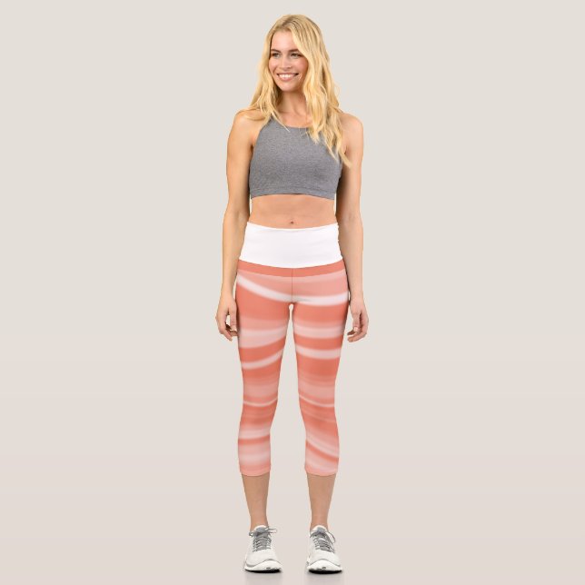 Tasteful White Monochrome Blurred Stripes Capri Leggings (Front)