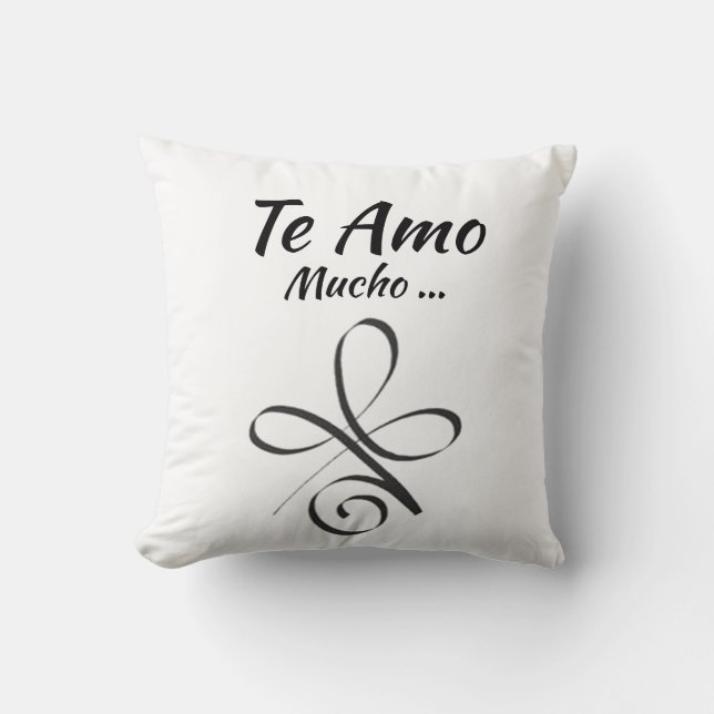 Te Amo Mucho (Pillow) Throw Pillow (Front)
