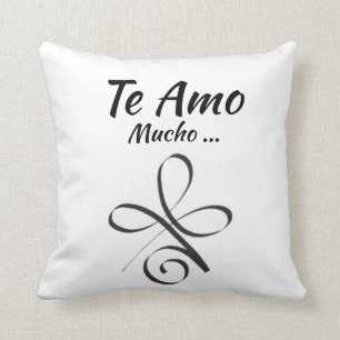 Te Amo Mucho (Pillow) Throw Pillow