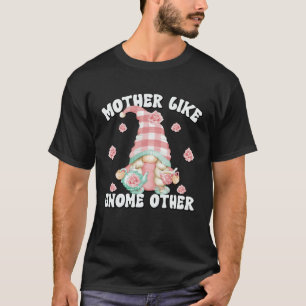 Tea  Gnome Graphic For Best Grandma  Mom Saying T-Shirt