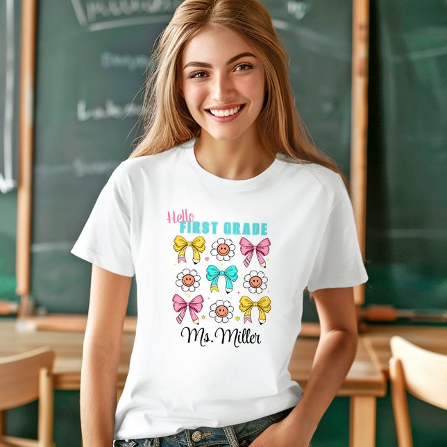 Teacher Back To School Cute Bow Pencil Name T-Shirt (Teacher Back To School Cute Bow Pencil Name T-Shirt)