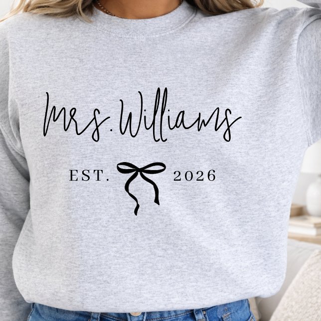 Teacher | Elegant Script Custom Future Mrs Wedding Sweatshirt (Teacher | Personalized Modern Script Future Mrs Wedding Engagement Party Sweatshirt for Bride)