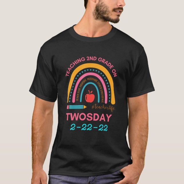 Teaching 2Nd Grade On Twosday 2-22-22 22Nd Februar T-Shirt (Front)