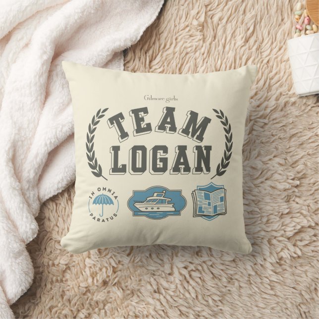 Team Logan Gilmore Girls Design Throw Pillow (Blanket)
