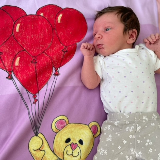 Baby blanket with hotsell bear and balloons