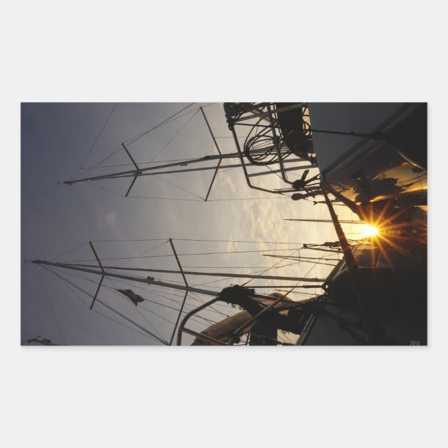 Tegenlicht bij 2 zeilboten in de haven. rectangular sticker (Front)