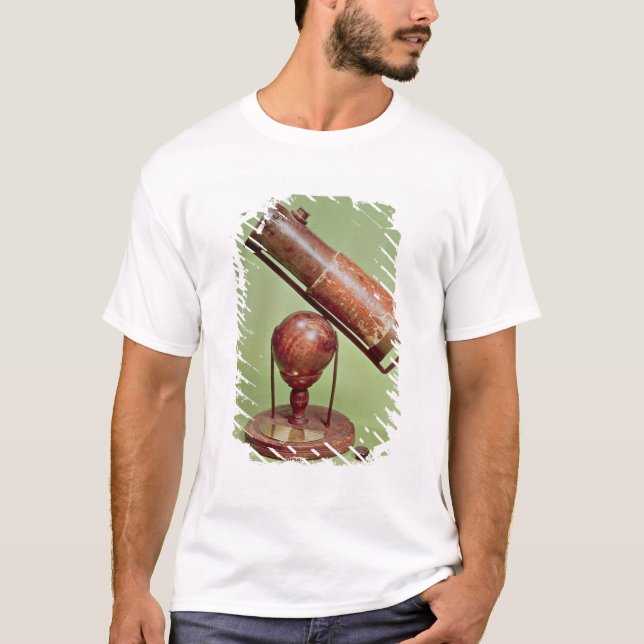 Telescope belonging to Sir Isaac Newton  1671 T-Shirt (Front)