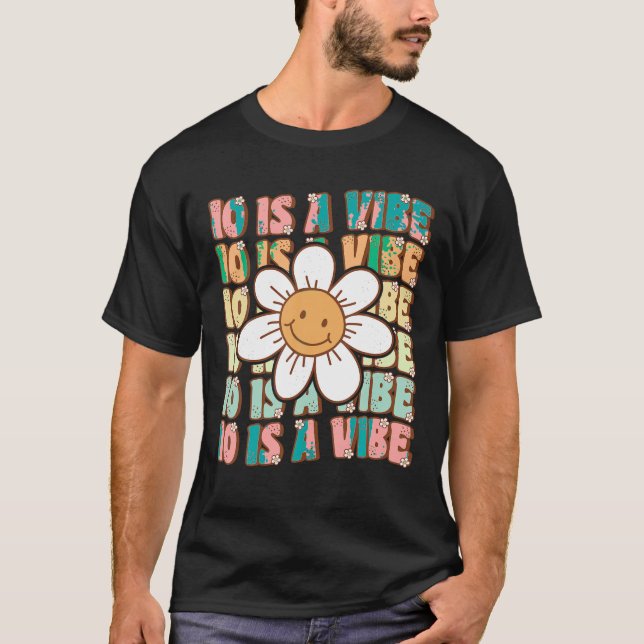 Ten Is A Vibe Cute Groovy 10th Birthday Party Dais T-Shirt (Front)