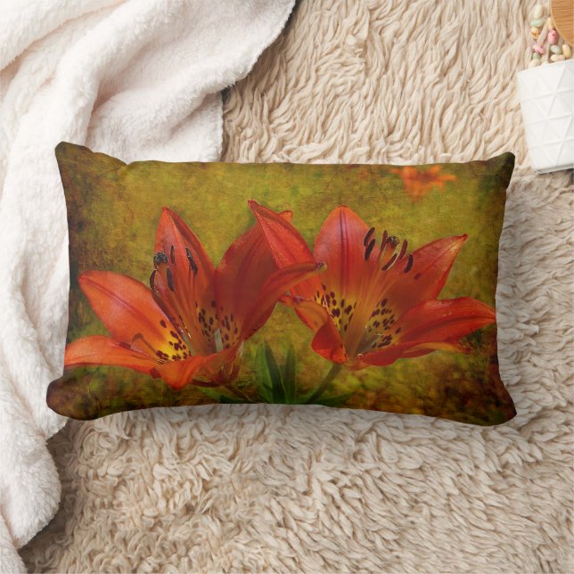 Textured Western Red Prairie Lily Icon Lumbar Pillow (Blanket)