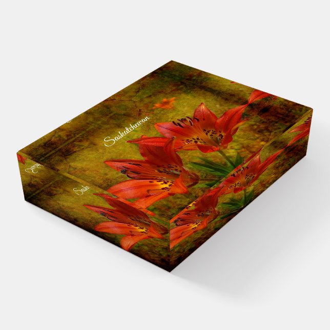 Textured Western Red Prairie Lily Icon Paperweight (Angled)
