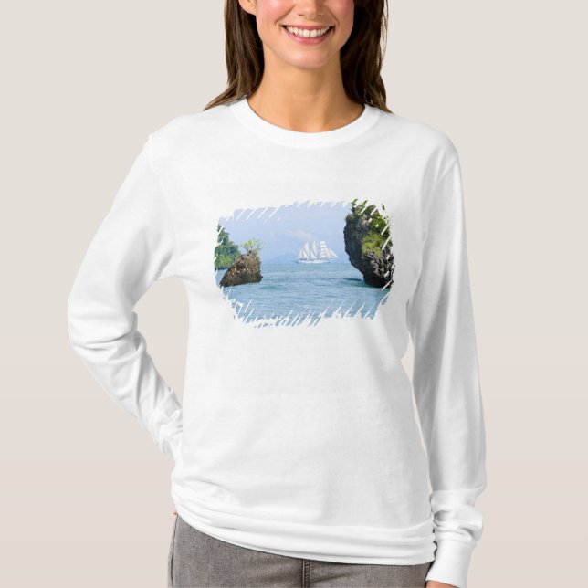 Thailand, Andaman Sea. Star Fyer clipper ship 2 T-Shirt (Front)