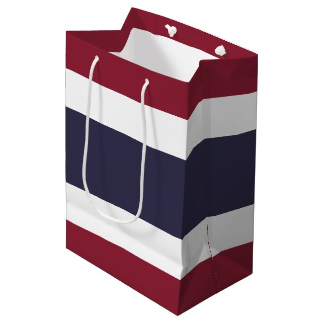 Thailand flag medium gift bag (Front Angled)