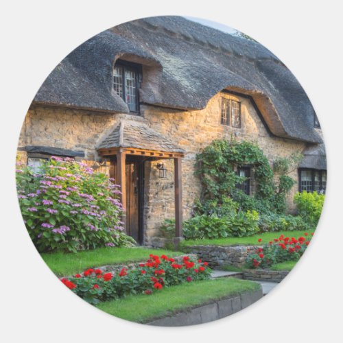 Thatch roof cottage in England Classic Round Sticker