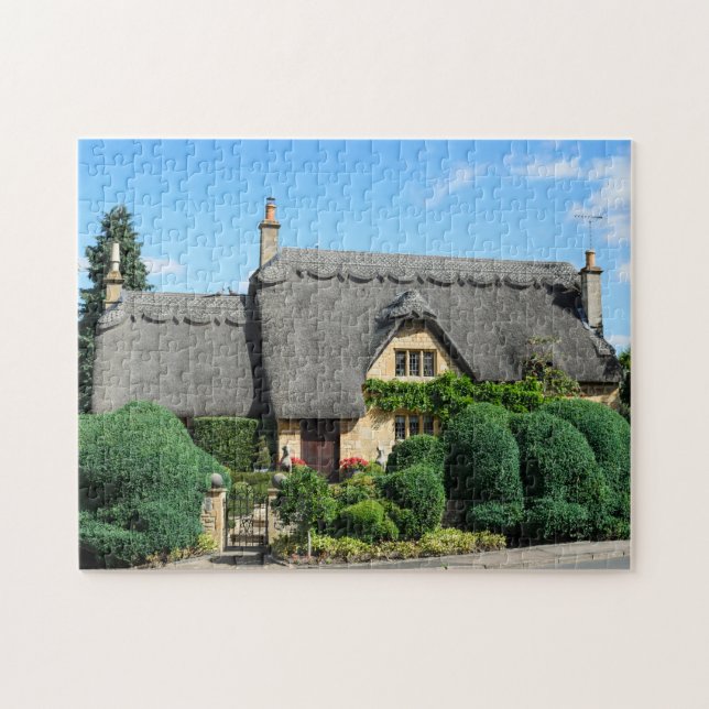 Thatched roof cottage in Chipping Campden Jigsaw Puzzle (Horizontal)