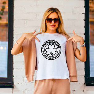 That's What I Do I Keep Bees And I Know Things   T-Shirt