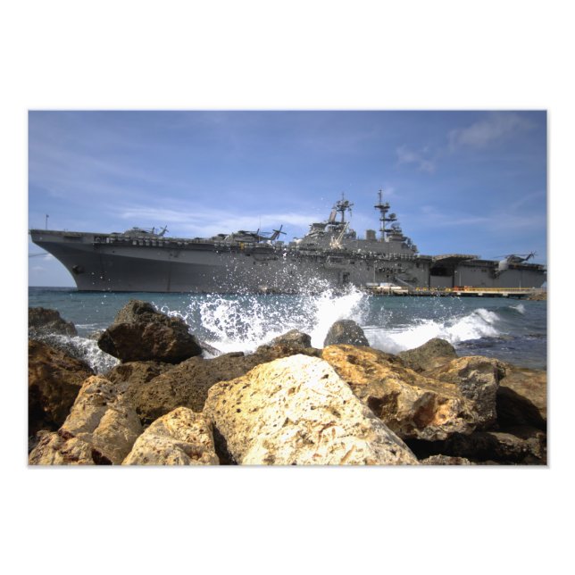 The amphibious assault ship USS Kearsarge Photo Print (Front)