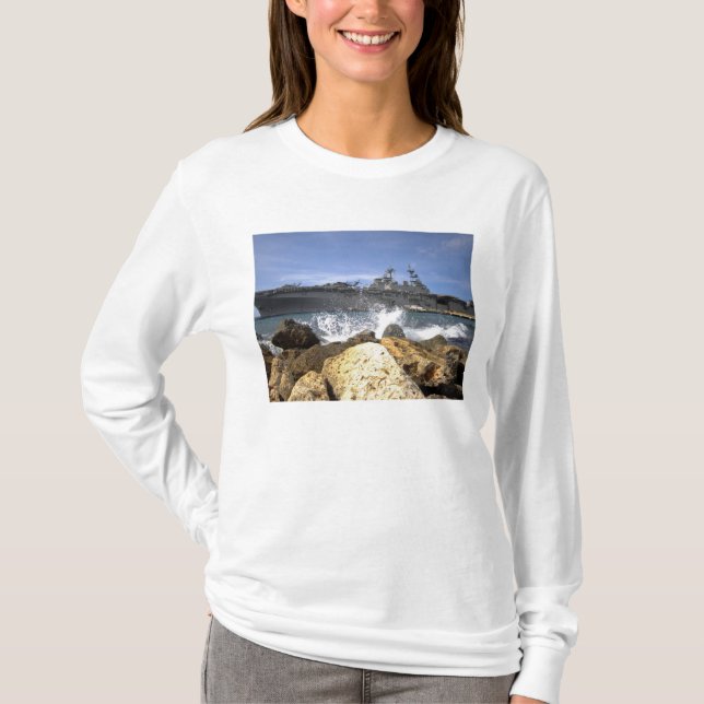 The amphibious assault ship USS Kearsarge T-Shirt (Front)