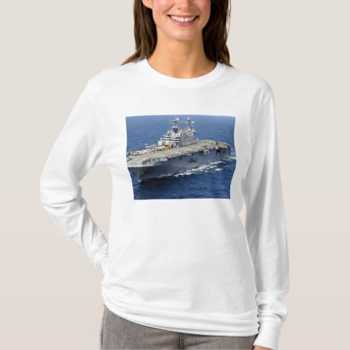 The amphibious assault ship USS Peleliu T_Shirt