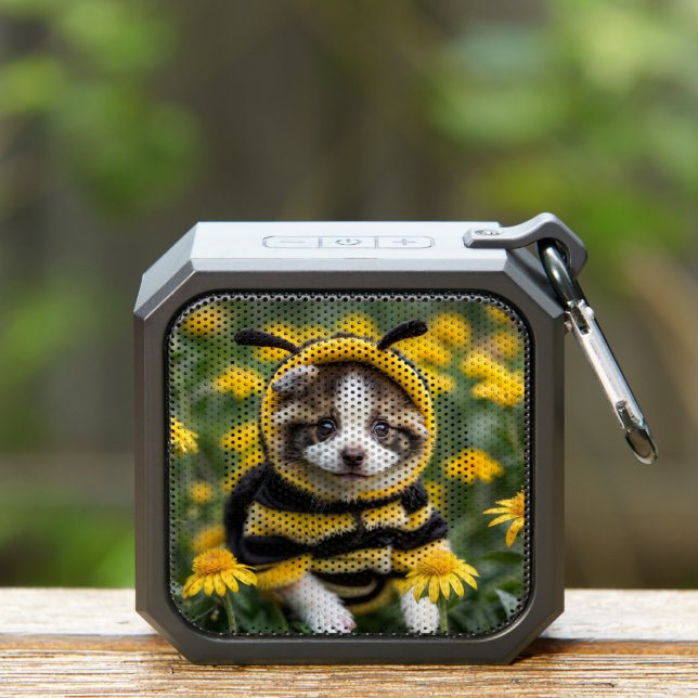 The Buzziest Pup in the Meadow Bluetooth Speaker (Insitu(Outdoor))