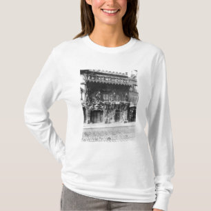 The Cabaret de 'l'Enfer' in Paris T-Shirt